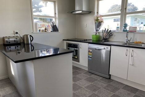 Photo of property in 25 Romney Place, Manurewa, Auckland, 2102