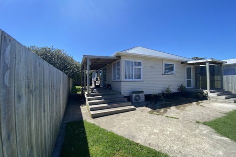 Photo of property in 18a Hutchins Street, Waitara, 4320
