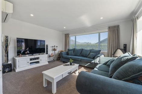 Photo of property in 7 Cross Street, Lepperton, New Plymouth, 4373