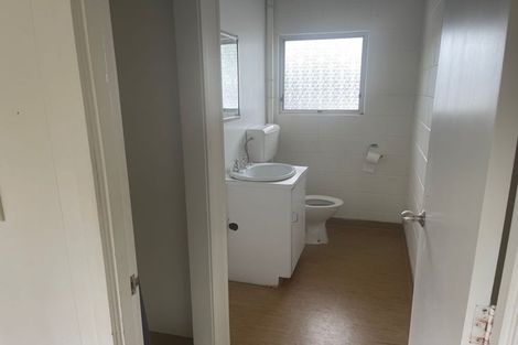 Photo of property in 2/21a Landscape Road, Papatoetoe, Auckland, 2025