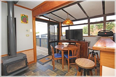 Photo of property in 27 Nuku Street, Tangimoana, 4822