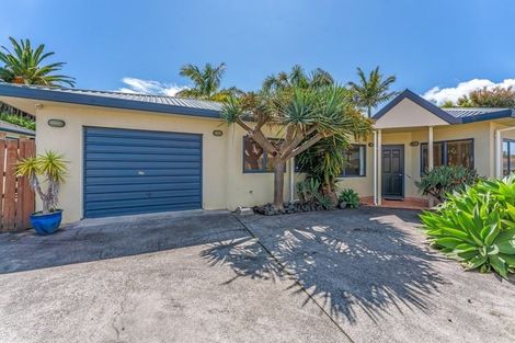 Photo of property in 1/70 Howe Street, Howick, Auckland, 2014
