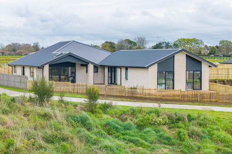 Photo of property in 19b Silverwood Lane, Leamington, Cambridge, 3495