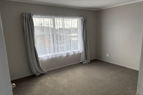 Photo of property in 8 Lynmore Drive, Hillpark, Auckland, 2102