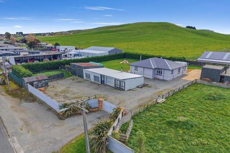 Photo of property in 30 Mccaughan Street, Browns, Winton, 9781