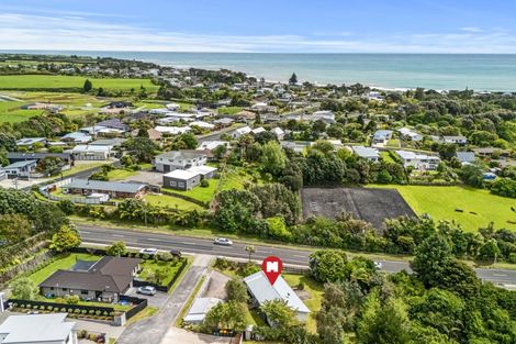 Photo of property in 1185 South Road, Oakura, 4314