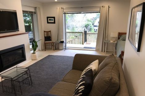 Photo of property in 44 Colmar Road, Mellons Bay, Auckland, 2014