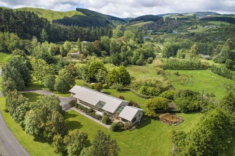 Photo of property in 324 Turitea Road, Turitea, Palmerston North, 4472