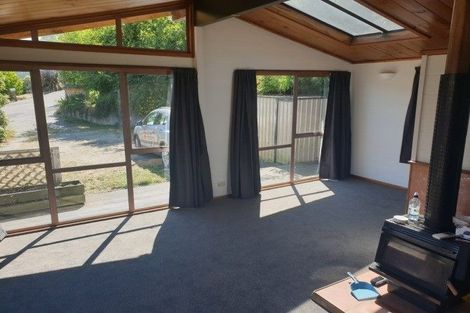 Photo of property in 8 Evergreen Place, Sunshine Bay, Queenstown, 9300