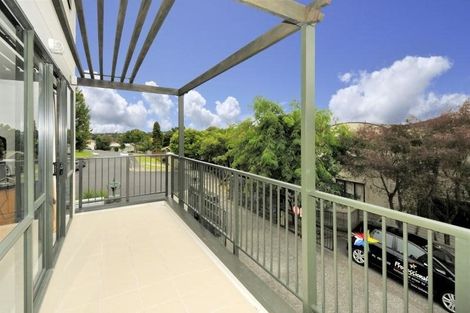 Photo of property in 2/8 Flynn Street, Birkdale, Auckland, 0626