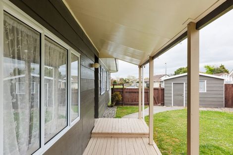 Photo of property in 25 Willowstream Grove, Cloverlea, Palmerston North, 4412
