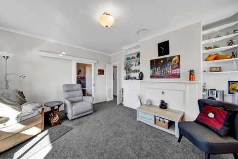 Photo of property in 35 Disraeli Street, Hawera, 4610