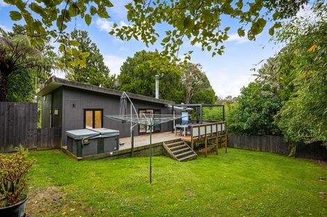 Photo of property in 6 Tawari Road, Henderson Valley, Auckland, 0612