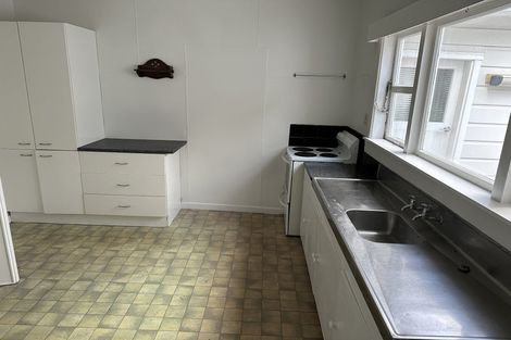 Photo of property in 11 Maarama Crescent, Aro Valley, Wellington, 6021