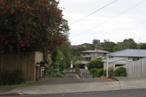 Photo of property in 2/7 Ladies Mile, Manly, Whangaparaoa, 0930