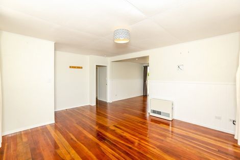 Photo of property in 6a Granby Place, Westown, New Plymouth, 4310