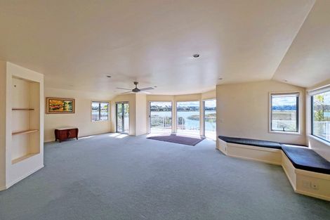 Photo of property in 10 The Terrace, Herald Island, Auckland, 0618