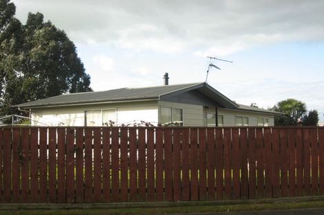 Photo of property in 14 Baillie Crescent, Carterton, 5713