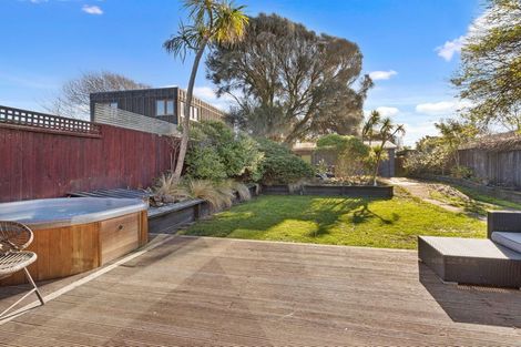 Photo of property in 22 Pacific Road, North New Brighton, Christchurch, 8083