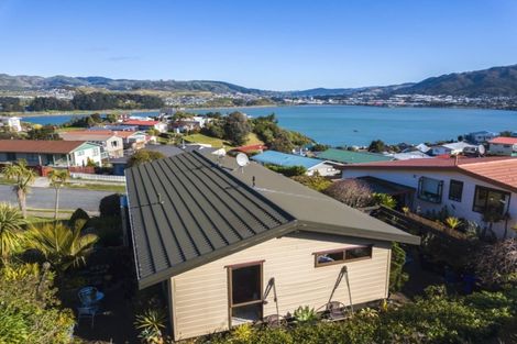 Photo of property in 9 Inlet View, Titahi Bay, Porirua, 5022