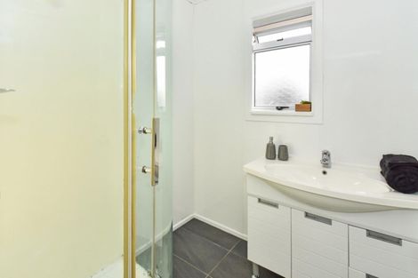 Photo of property in 3 Hobart Crescent, Wattle Downs, Auckland, 2103