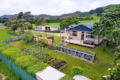 Photo of property in 136 Nopera Road, Waiiti, Urenui, 4377