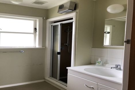 Photo of property in 75 Kenmore Street, Newlands, Wellington, 6037