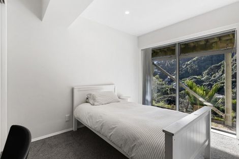 Photo of property in 40 Rona Street, Eastbourne, Lower Hutt, 5013