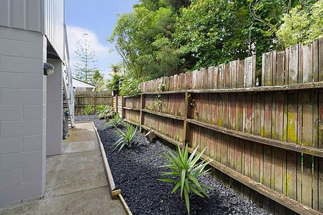 Photo of property in 1/1a Divich Avenue, Te Atatu South, Auckland, 0610