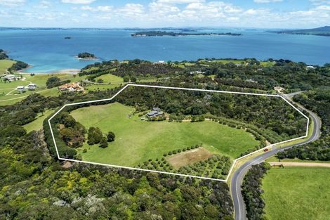 Photo of property in 92 Nick Johnstone Drive, Waiheke Island, 1971