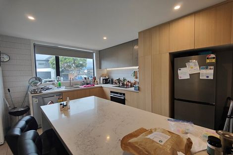 Photo of property in 17a Cuba Street, Petone, Lower Hutt, 5012
