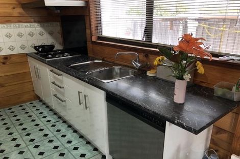 Photo of property in 2 Vincent Street, Waterloo, Lower Hutt, 5011