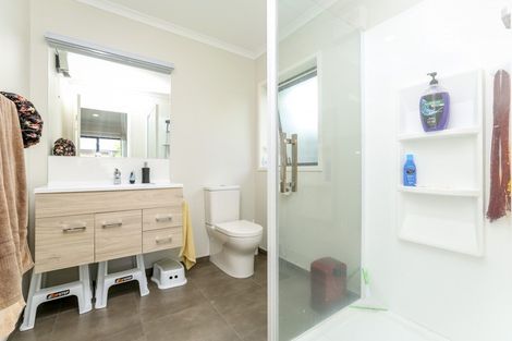 Photo of property in 5 Market Lane, Westown, New Plymouth, 4310