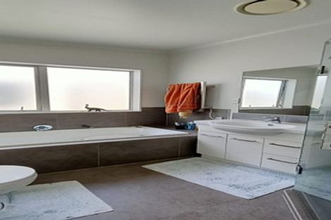 Photo of property in 25 Hakawai Avenue, Takanini, 2112