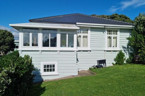 Photo of property in 9 Terrace Road, Titahi Bay, Porirua, 5022