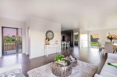 Photo of property in 2 Celestial Crescent, Orewa, 0931