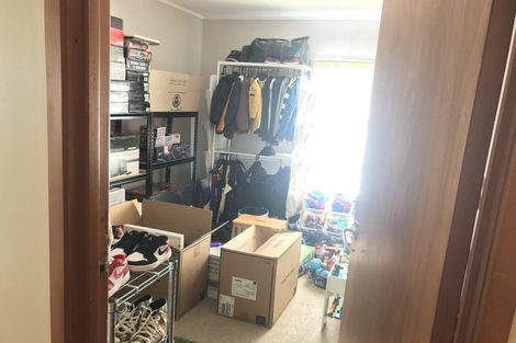 Photo of property in 1/15 Woodall Place, Totara Vale, Auckland, 0627