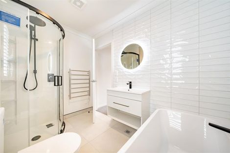 Photo of property in 44b Pine Avenue, Upper Hutt Central, Upper Hutt, 5018