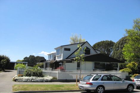 Photo of property in 1/208 Memorial Avenue, Burnside, Christchurch, 8053