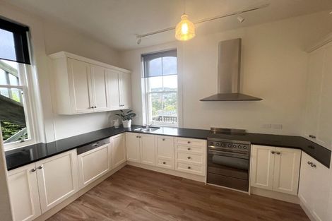 Photo of property in 16b Hadfield Terrace, Kelburn, Wellington, 6012