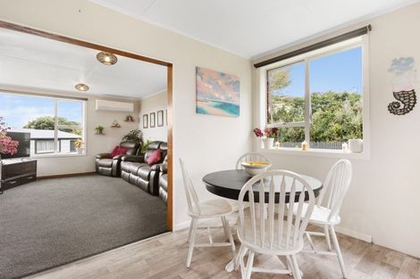 Photo of property in 14 Naumai Place, Spotswood, New Plymouth, 4310