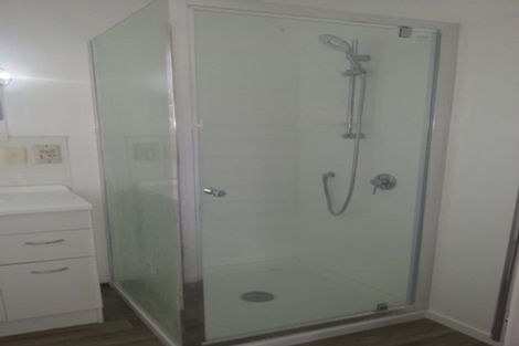 Photo of property in 1/2a Hart Road, Hauraki, Auckland, 0622