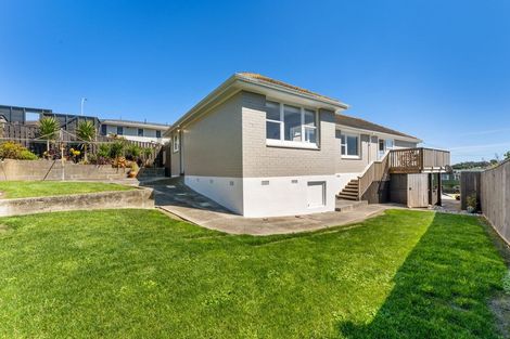 Photo of property in 2 Whanake Street, Titahi Bay, Porirua, 5022