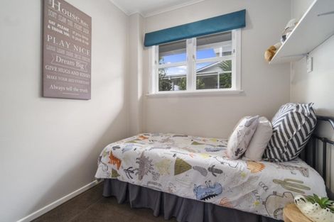 Photo of property in 46a Te Atatu Road, Te Atatu South, Auckland, 0610