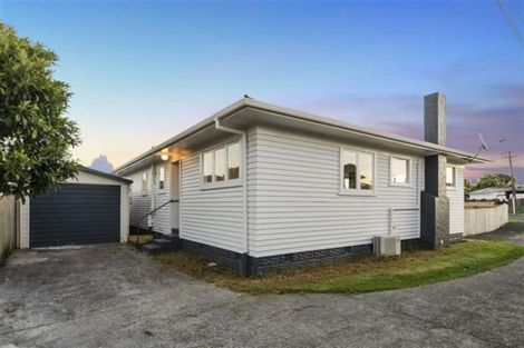 Photo of property in 128 Gloucester Road, Manurewa, Auckland, 2102