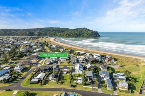 Photo of property in 202 Beverley Terrace, Whangamata, 3620