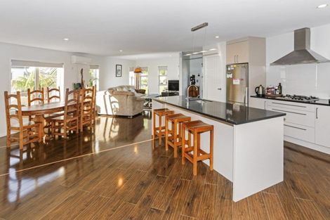 Photo of property in 64 Isabella Drive, Pukekohe, 2120