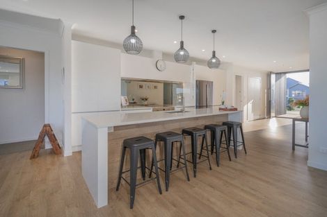 Photo of property in 35 Awatea Drive, Whitianga, 3510