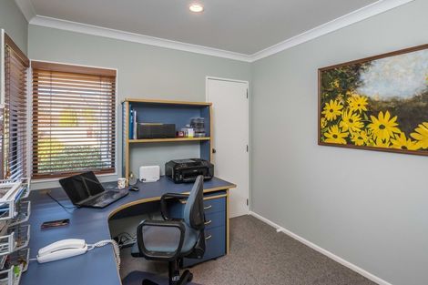 Photo of property in 88 Realm Drive, Paraparaumu, 5032