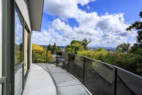 Photo of property in 2/22 Arcadia Crescent, Bayview, Auckland, 0629